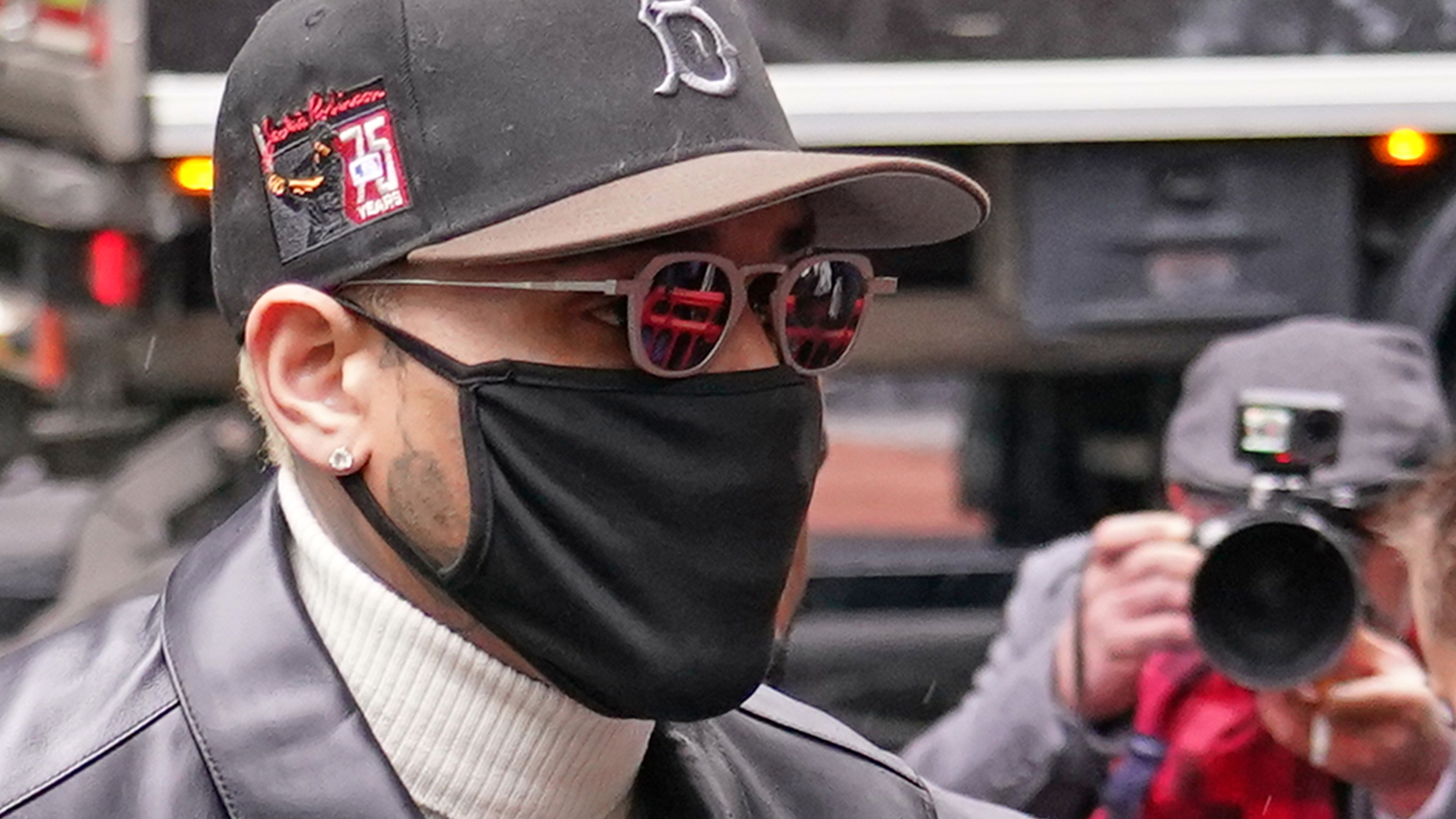 Chris Brown avoids prison time for brawling at a London nightclub
โ ABC 7 Bay Area, Tiburon Community news
