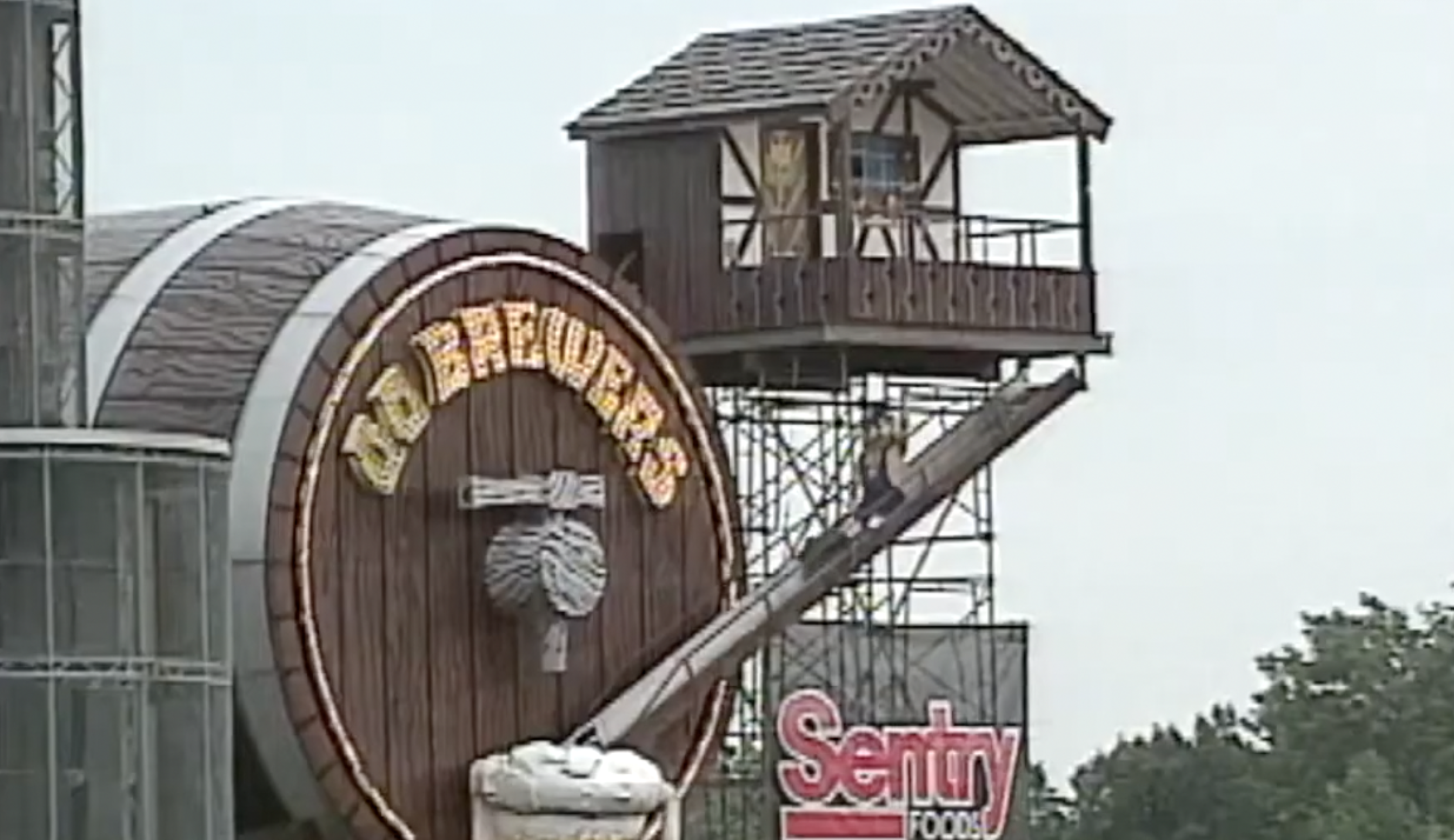 Bernie Brewer's old chalet finds new home at Lakefront Brewery, keeping County Stadium memories alive — TMJ4 Milwaukee