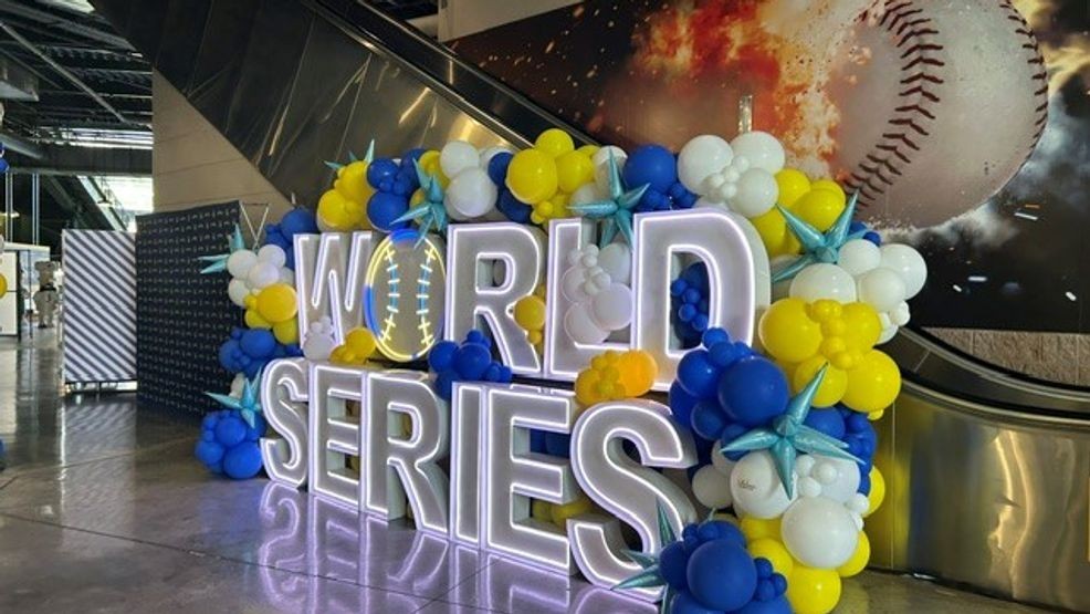 Scenes from outside the stadium| World Series Game 1 gallery — Fox 11 Green Bay Local, Tiburon Arts news