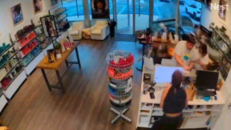Couple survives being hit by car that crashed through a Jacksonville hair salon โ First Coast News Local, Tiburon Community news
