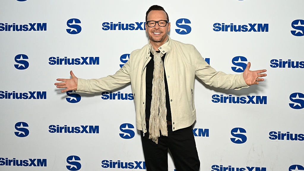 Donnie Wahlberg says he was aboard private jet that ran off Vegas runway: 'God covered us' — KTVU FOX 2 Bay Area, Tiburon Community news