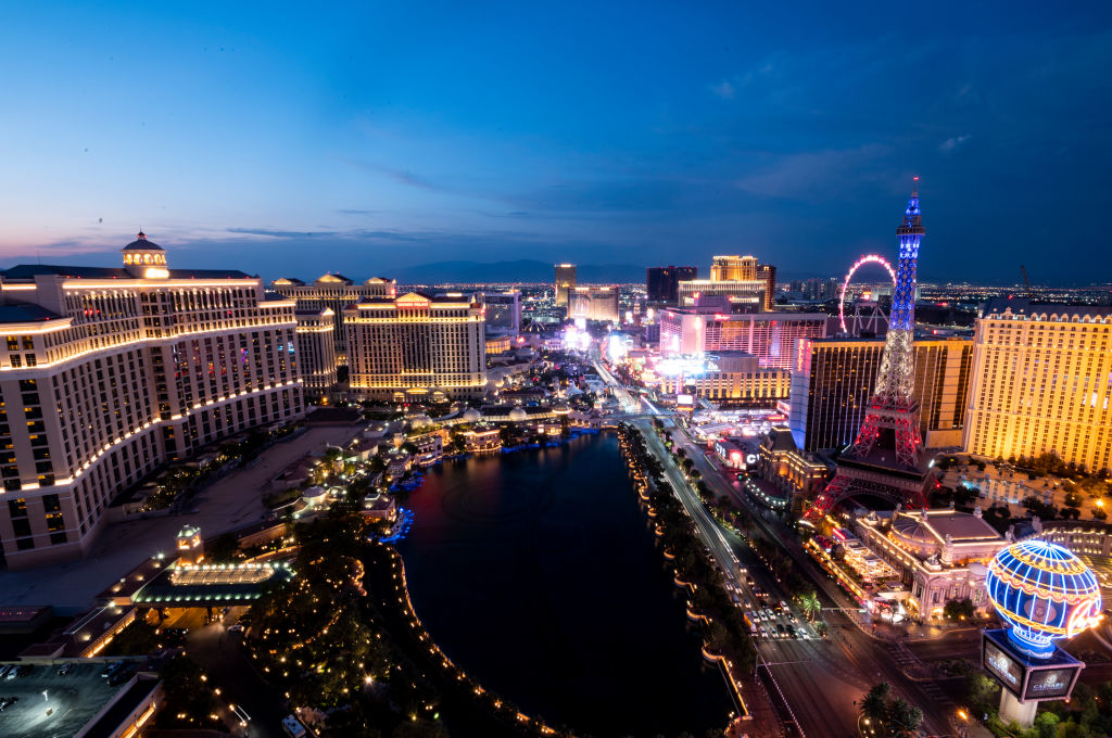 Las Vegas warns tourists tipping costumed Strip performers is not required after alleged brawl — KTVU FOX 2 Bay Area